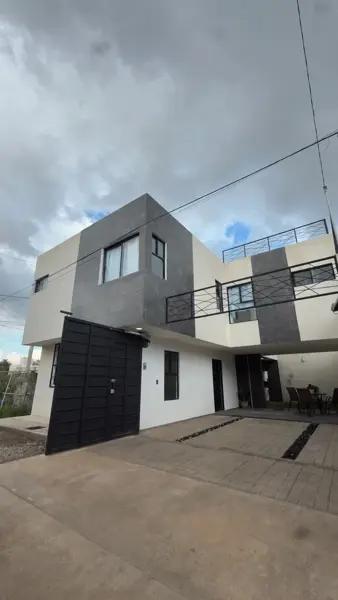 Casa Nueva en Xilotzingo | 4 Recámaras y Jardín | $3.05 M Casa Nueva en Xilotzingo | 4 Recámaras y Jardín | $3.05 M