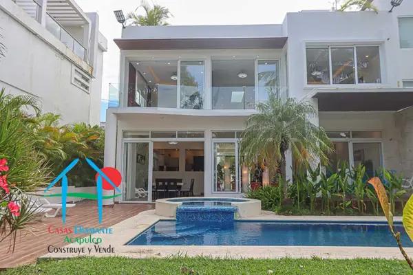 Casa de lujo con alberca y jacuzzi privados. Con vista al campo de golf