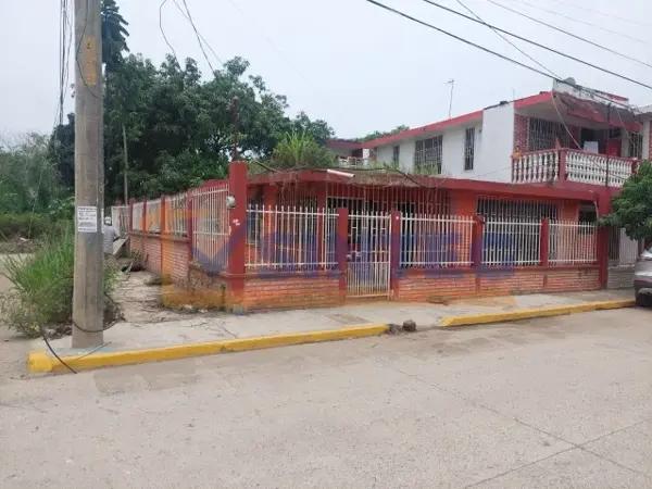 Casa en Venta en Colonia Las Granjas, Poza Rica, Veracruz.