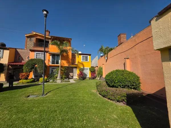 Casa en Venta en Tezoyuca, Morelos
$1,400,000