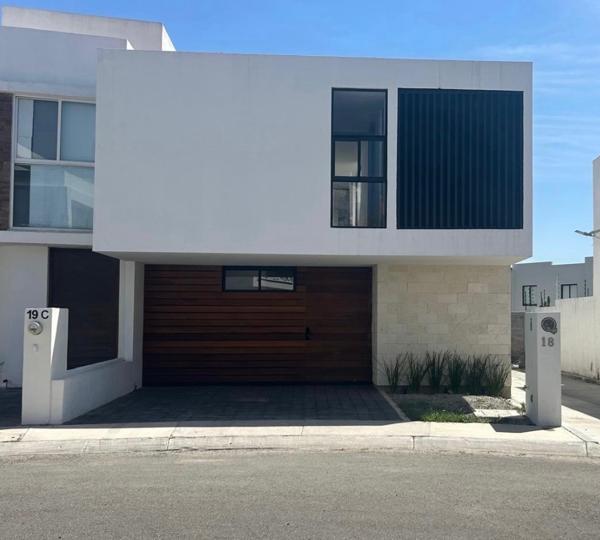 Casa en el Marqués, Querétaro: En Venta con Cocina Equipada y Amenidades Exclusivas