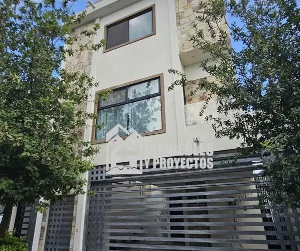 Privadas del Canada sector Vancouver Casa en Venta de 3 niveles muy equipada