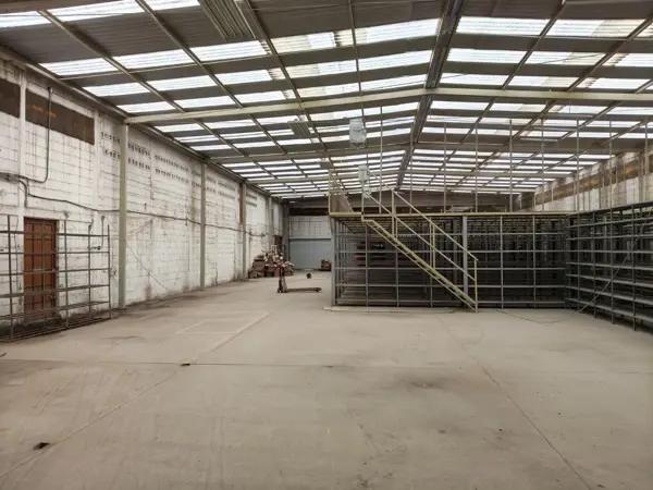 BODEGA EN VENTA SOBRE AVENIDA PRINCIPAL