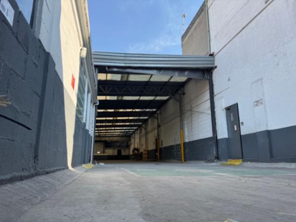 Bodega en renta cerca de Polanco con entrada para trailer