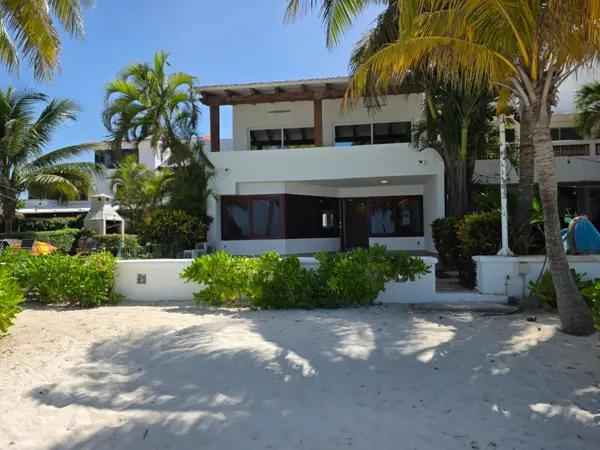 CASA EN RENTA CANCUN ZONA HOTELERA FRENTE AL MAR
