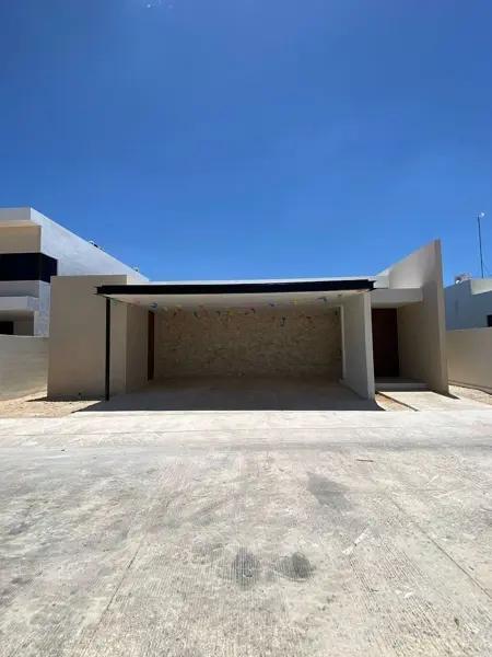 Casa en venta de 3 habitaciones de un piso zona norte Chablekal Merida