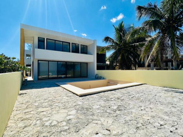 Casa en preventa frente al mar en san benito merida yucatan