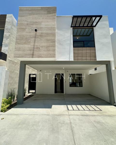 CASA EN VENTA EN MONTALIA | FRACCIONAMIENTO PRIVADO | 3 RECÁMARAS | EXCELENTE UBICACIÓN AL ORIENTE
