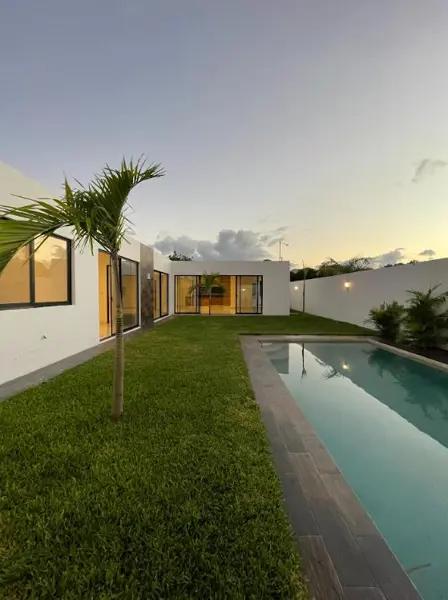 CASA DE UN NIVEL EN VENTA UBICADA EN PRIVADA JARDINES DE REJOYADA, AL NORTE DE MÉRIDA, YUC