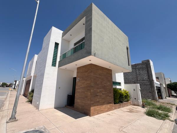 CASA EN LOS VIÑEDOS