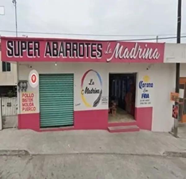 Venta de Casa en Loma Alta en Tampico Tamaulipas con 5 recámaras y acceso integral