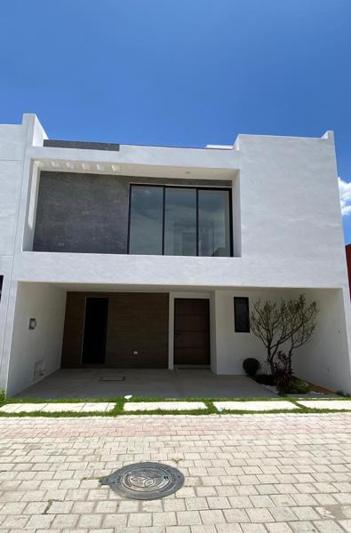Casa en venta en Puebla, S. Pedro Cholula, Residencial Altana, Forjadores, Plaza S. Diego a ESTRENAR