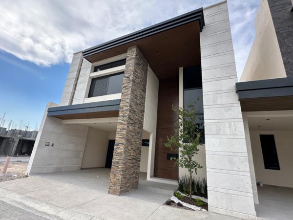 CASA EN VENTA AL NORTE DE SALTILLO