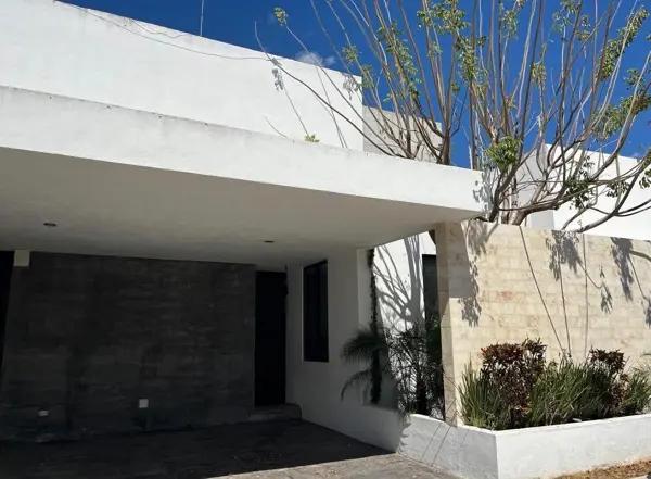 Casa en Venta en Mérida, Yucatán, en Privada Barlovento, Temozón Norte