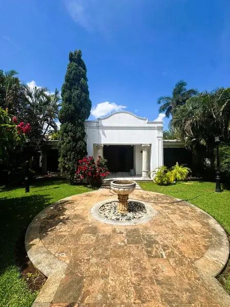 Casa en Venta en Mérida, Yucatán en Col. Mexico, de una planta en esquina Casa en Venta en Mérida, Yucatán en Col. Mexico, de una planta en esquina