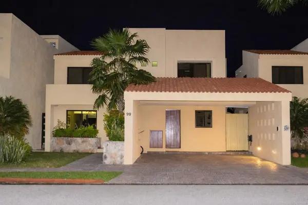 Casa en VENTA en Merida, Yucatan en Montes de Ame en Privada Xaman Kab