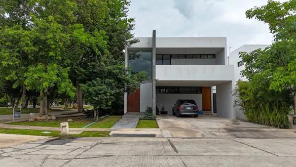 Casa en Venta en Mérida, Yucatán en Privada Parque Natura Casa en Venta en Mérida, Yucatán en Privada Parque Natura