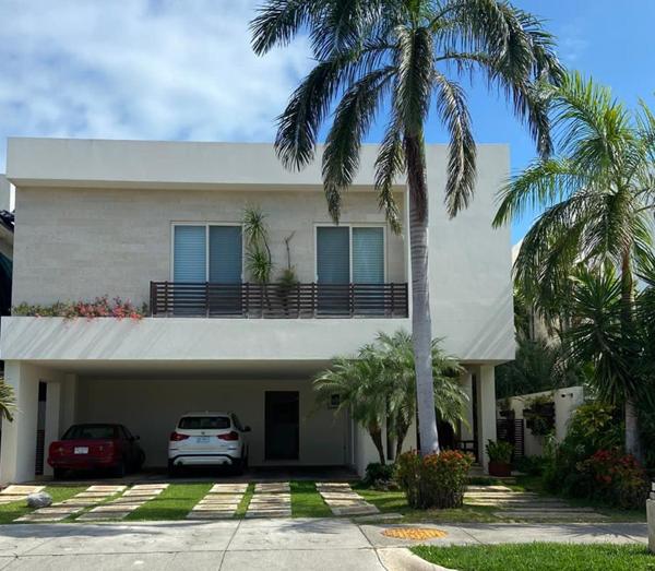 Casa en Venta en Puerto Cancún Casa en Venta en Puerto Cancún