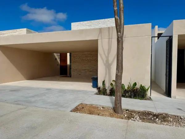 Casa de un piso en preventa en privada Adana