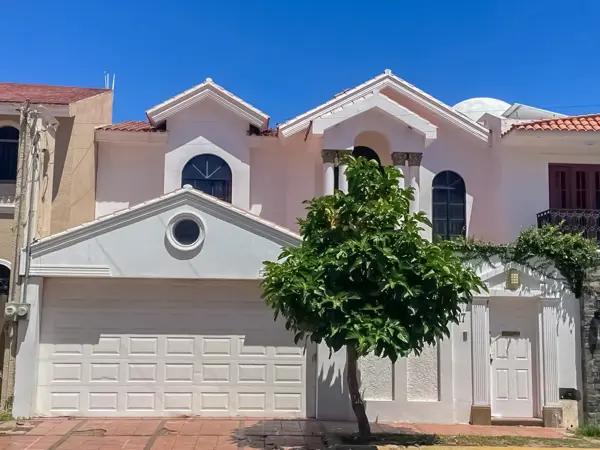 Casa 4 recamaras y 3.5 baños para el disfrurte de tu familia