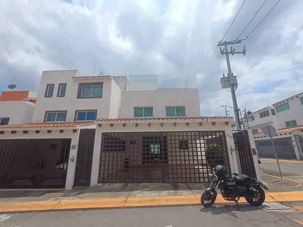 Casa en Privada en Venta en San Bartolomé Tlaltelulco, Metepec