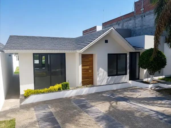 Casa en venta y renta en Villas de Irapuato, Irapuato, Guanajuato