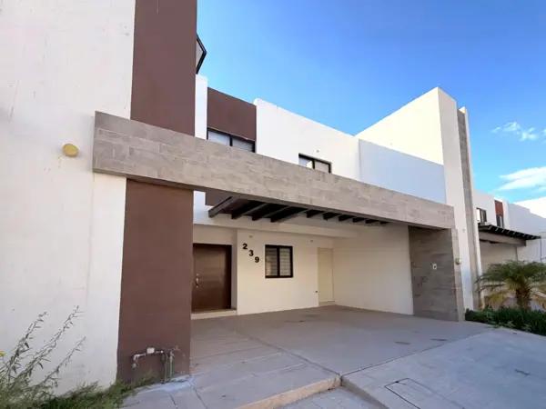 Casa en Renta en Comunidad Cerrada, Viñedos, Torreón