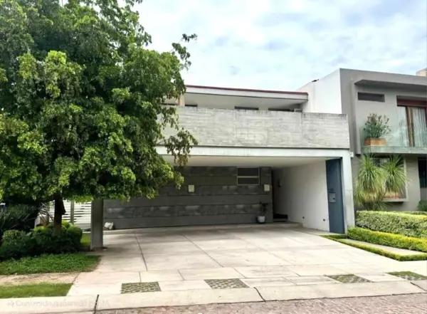 RESIDENCIA EN PUERTA DE HIERRO – ZAPOPAN 
$24,900,000 MXN