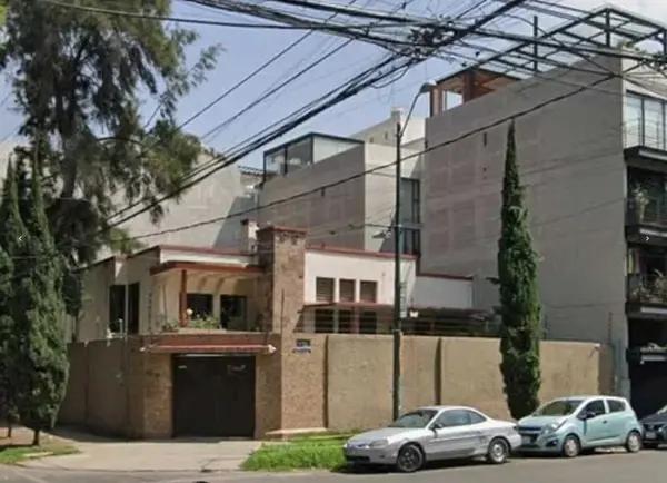 Oportunidad Desarrolladores! Casa o terreno en esquina en Col. Narvarte Poniente Oportunidad Desarrolladores! Casa o terreno en esquina en Col. Narvarte Poniente