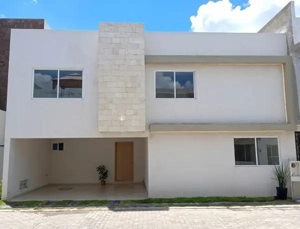 CASA EN VENTA EN FRACCIONAMIENTO CERRADO ZONA PLAZA SAN DIEGO CASA EN VENTA EN FRACCIONAMIENTO CERRADO ZONA PLAZA SAN DIEGO