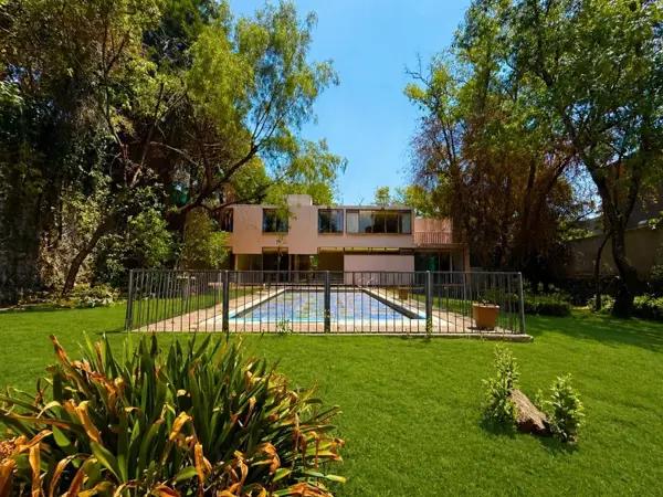 CASA EN VENTA EN JARDINES DEL PEDREGAL CON ALBERCA
