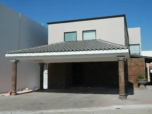 RENTA CASA EN COMPUERTAS DEL CAMPESTRE