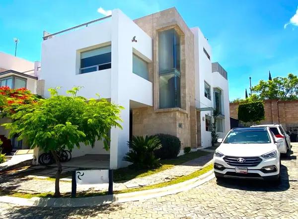 CASA EN VENTA PARQUE CASTELLANA LOMAS DE ANGELOPOLIS CASA EN VENTA PARQUE CASTELLANA LOMAS DE ANGELOPOLIS