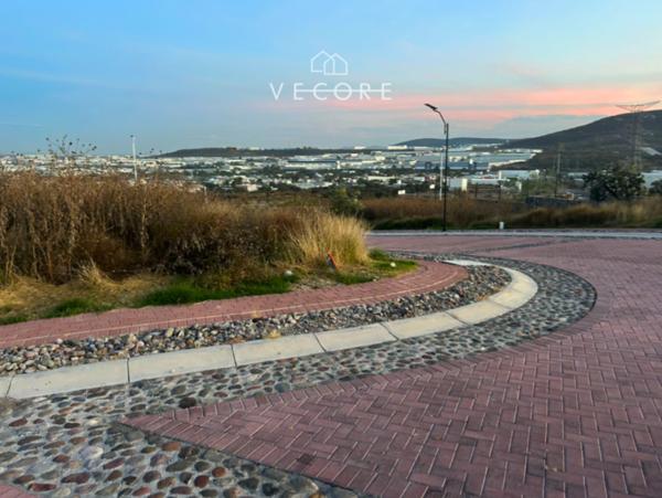 TERRENO EN VENTA EN CIUDAD MADERAS, QUERETARO