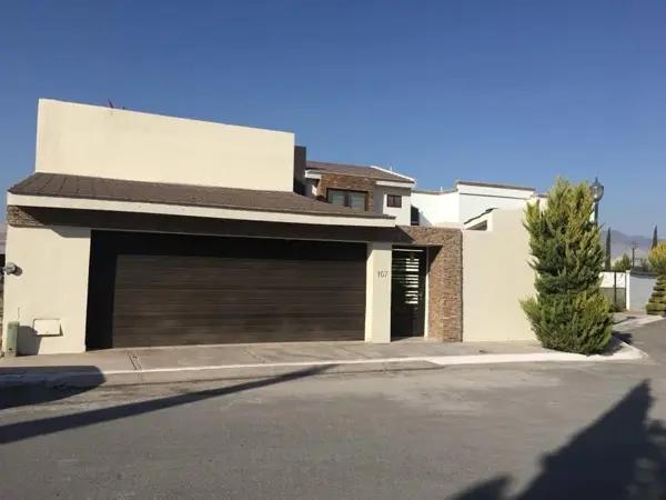 Casa en Renta en Albatros Residencial Frente a Área Verde – 420 m² de Construcción