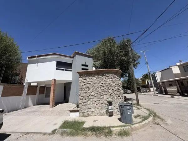 CASA EN RENTA SUPER CENTRICA