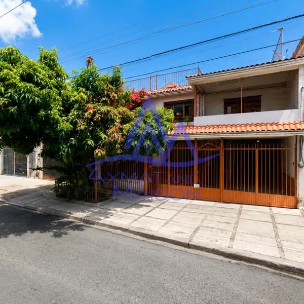 Casa en Venta en Guadalajara con Amplios Espacios y Amenidades Casa en Venta en Guadalajara con Amplios Espacios y Amenidades