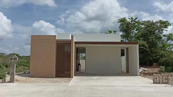 casa en venta de una sola planta en privada con amenidades ubicada en conkal merida