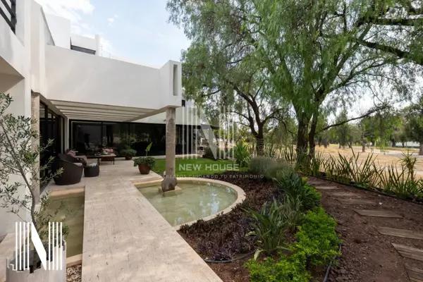 Casa en venta en Los Naranjos, León: Club de Golf, 3 niveles, excelente ubicación