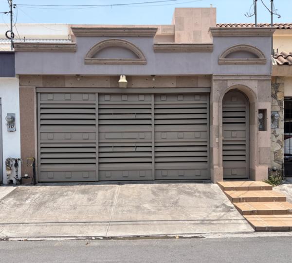 CASA EN VENTA EN CUMBRES 2 SECTOR