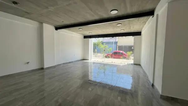 Local Comercial a Pie de Calle 54 m², Fracc. Costa Azul