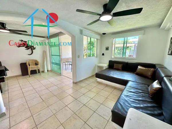 Casa en Playa Diamante con 3 recámaras