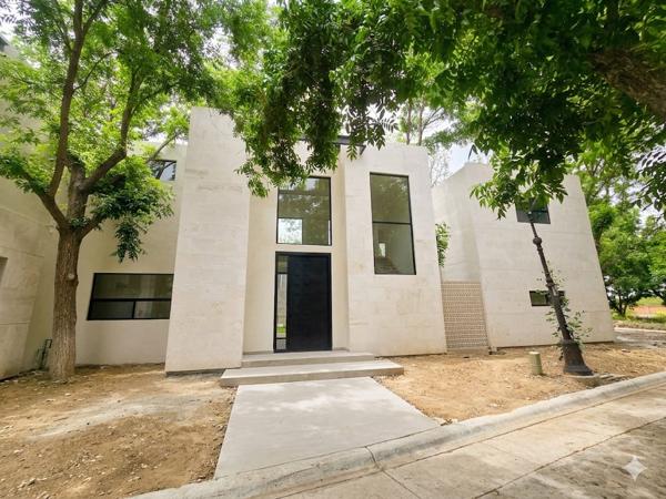 Casa en venta- Residencial San Alberto