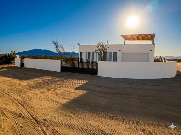 Casa con acceso a la playa: Despierta frente al Mar de Cortés.
