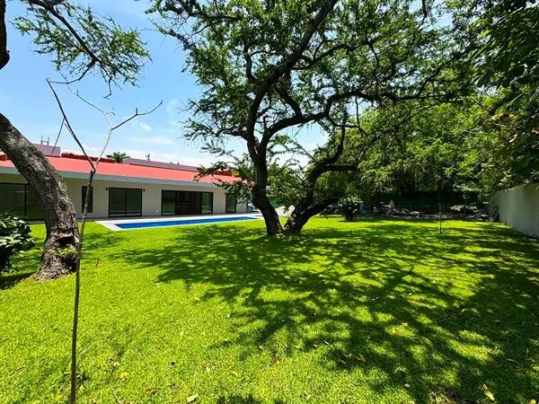 Casa en venta con alberca en Real de Tezoyuca, Emiliano Zapata , Morelos