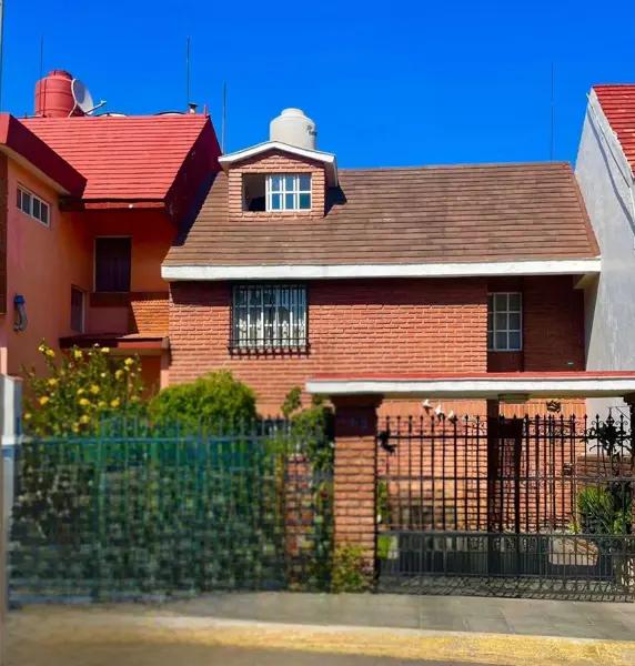 CASA EN VENTA EN LA ALTEÑA I, LOMAS VERDES