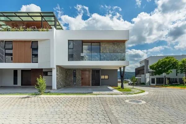 Casa en Esquina Frente a Área Verde – Parque Sinaloa, Lomas de Angelópolis Casa en Esquina Frente a Área Verde – Parque Sinaloa, Lomas de Angelópolis