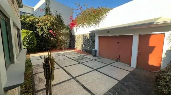 Venta casa Jardines del Pedregal 4 recamaras amplio jardín