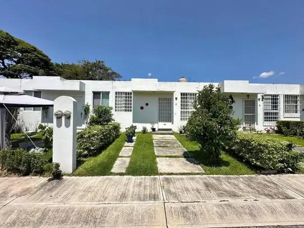 Casa muy cerca de las Estacas; Morelos.