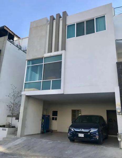 Casa en venta en Colinas del Valle, Monterrey, Nuevo León Casa en venta en Colinas del Valle, Monterrey, Nuevo León